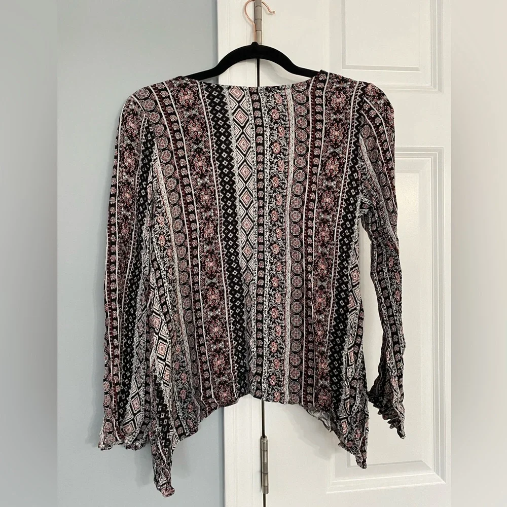 Geometric Blouse - Picture 2 of 2